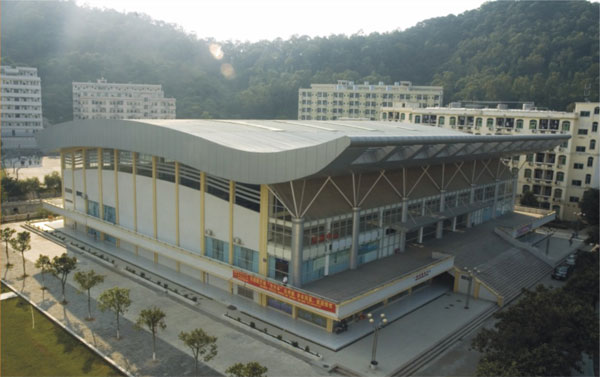 广州工商职业技术学院体育馆（网架）