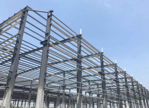 在钢结构施工时，能否使用气割扩孔这种“邪修”操作？  广东钢结构工程选择广州经纬钢结构工程有限公司